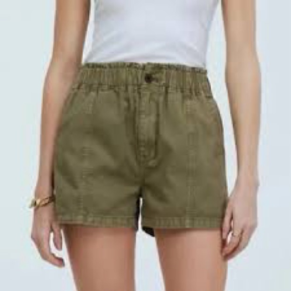 NWOT Madewell Garment-Dyed Paperbag Shorts in size 28, Olive Green